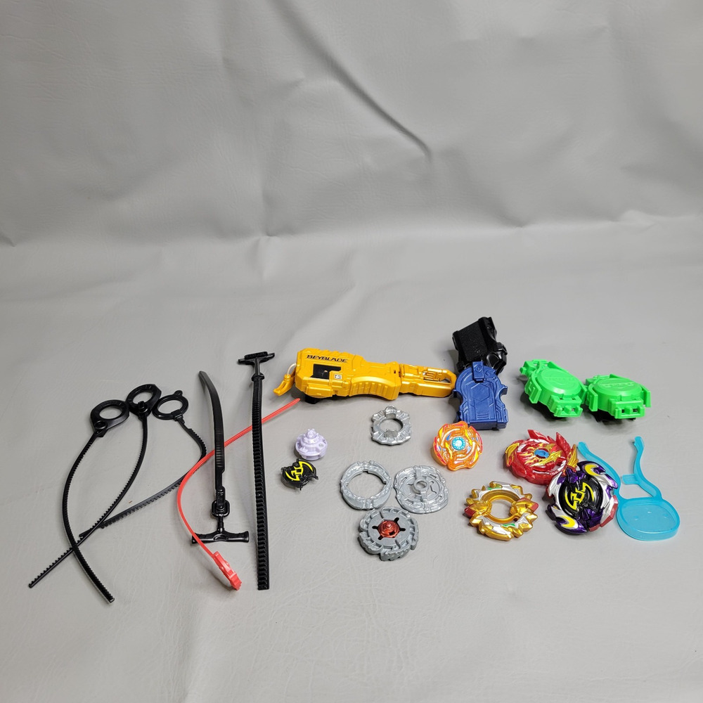 Vintage Beyblade Metal Fight Lot, Beys Launchers String Grip Tools